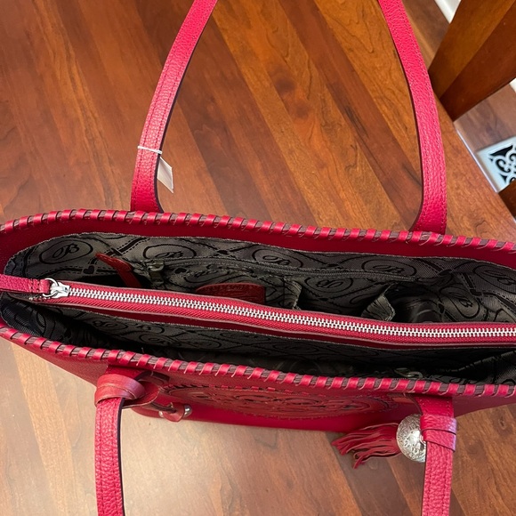 NWT BRIGHTON GABRIELLA MEDALLION TOTE - Picture 11 of 15